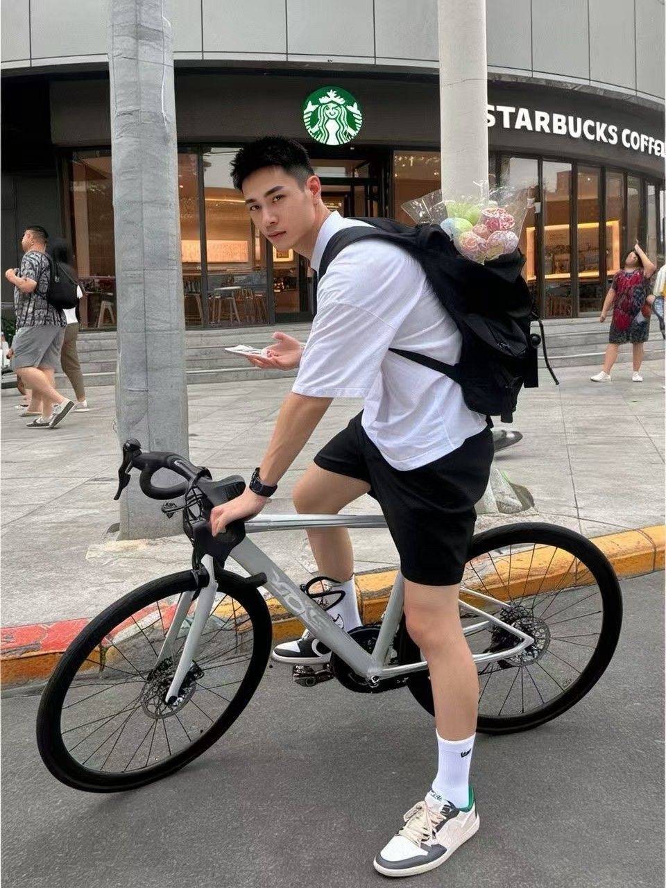 爱咪1