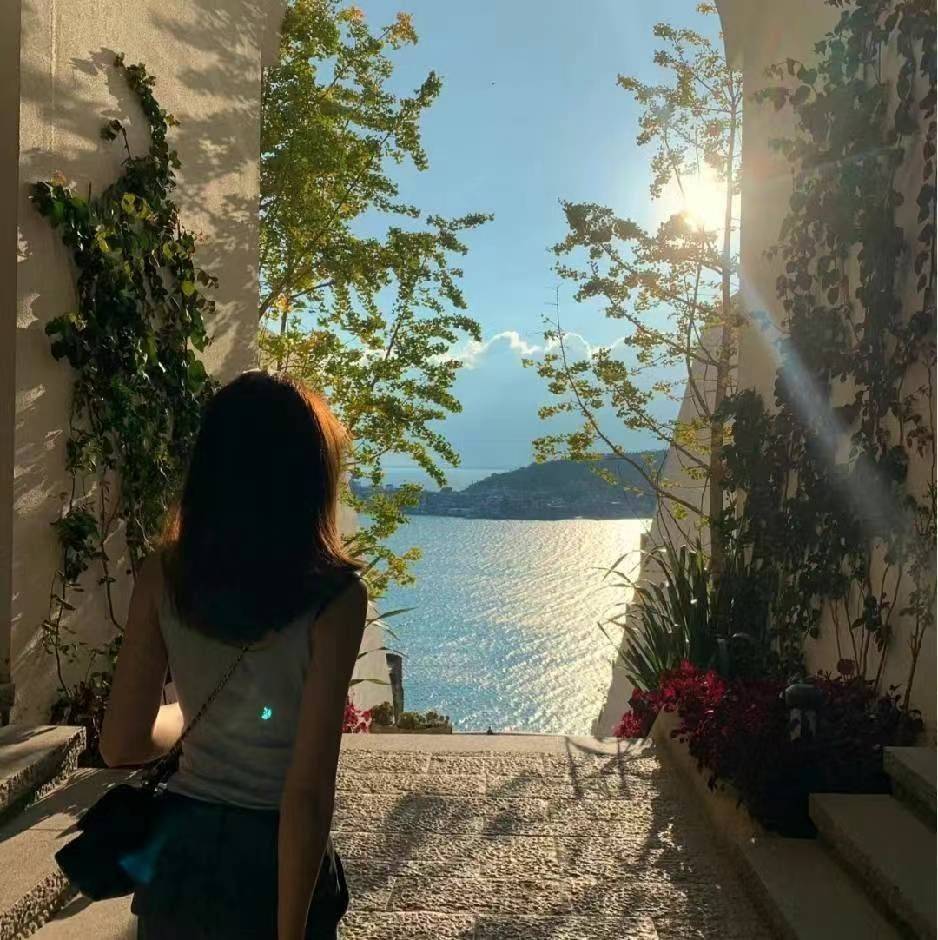 玥含