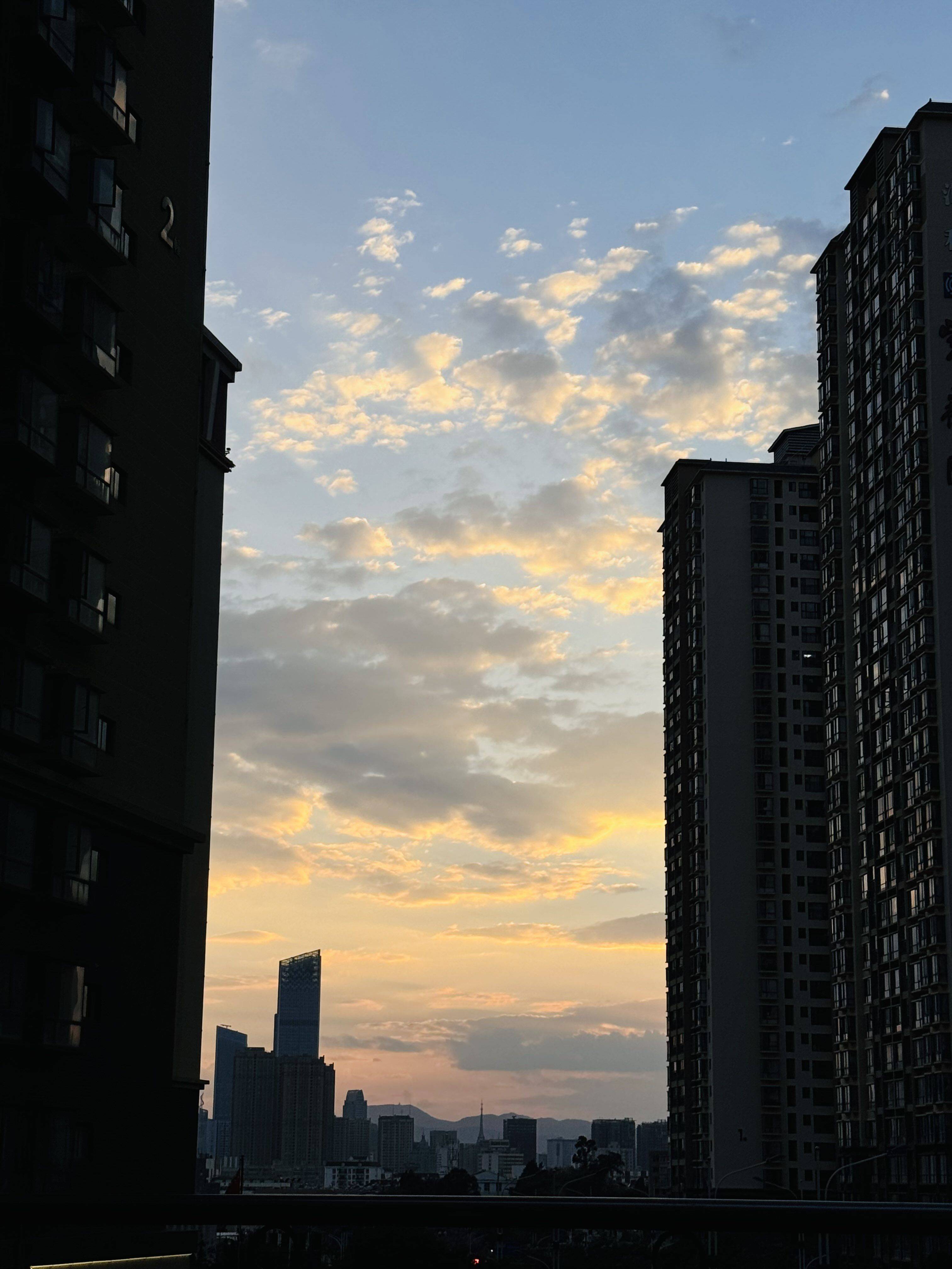 我们只是好久不见