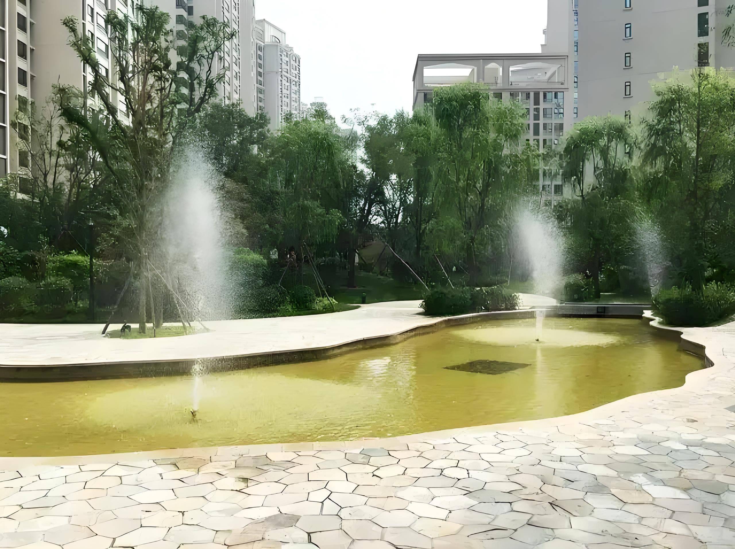 临河里地铁口旁华业东方玫瑰