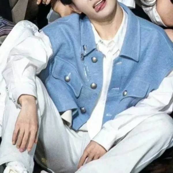 在津游荡的莲鲵