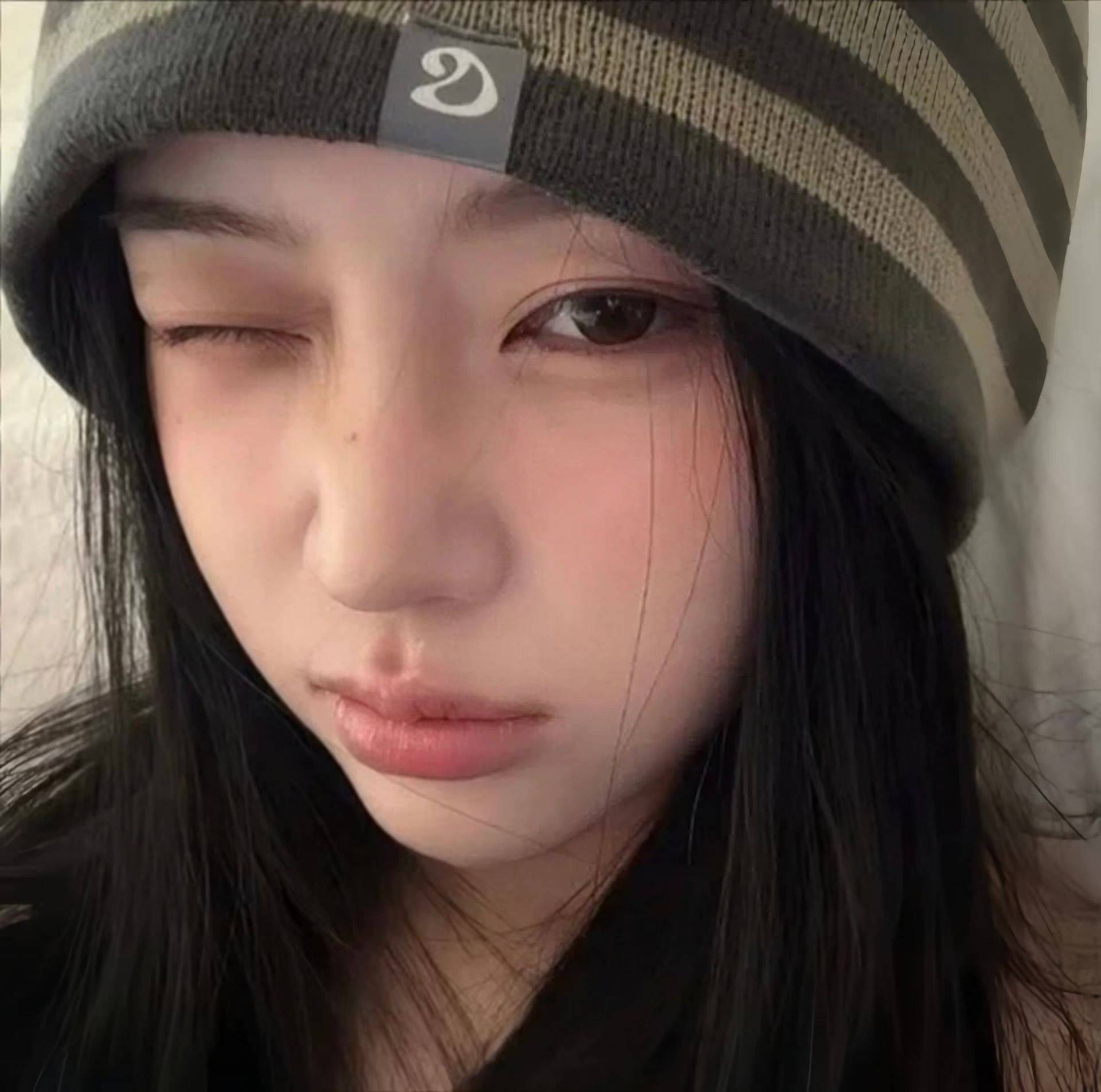 /“