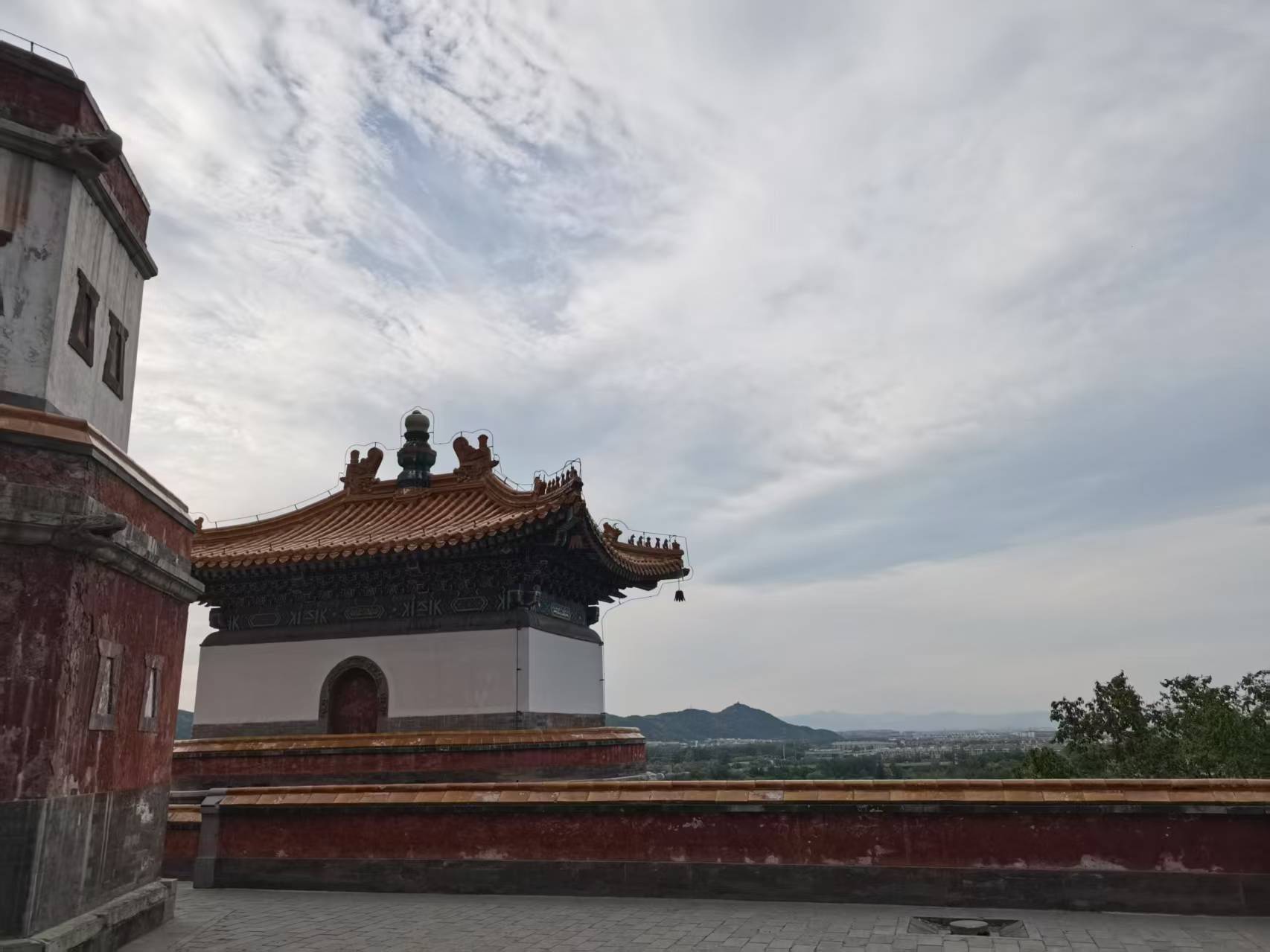 没有销声匿迹，我在热爱生活