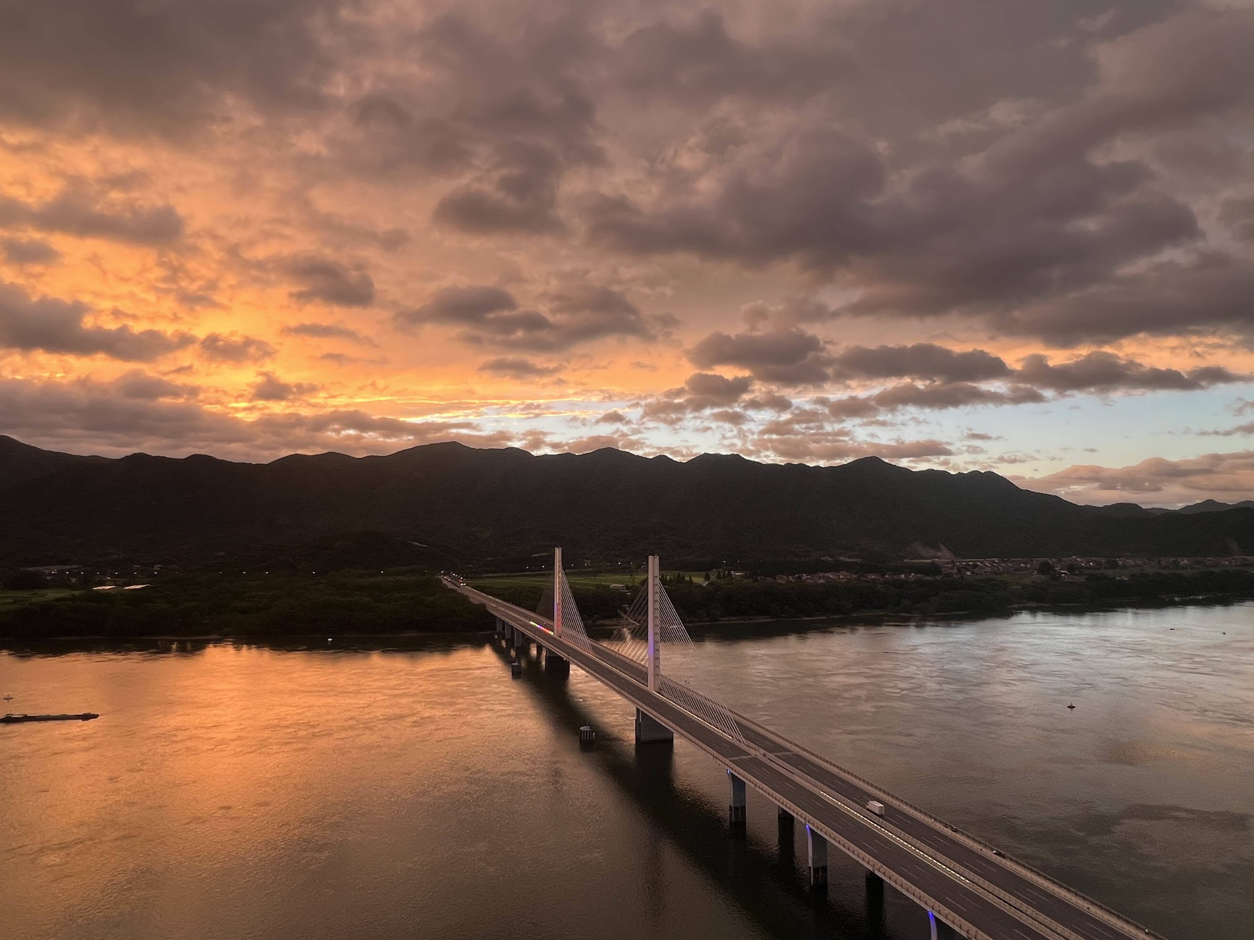 李同学