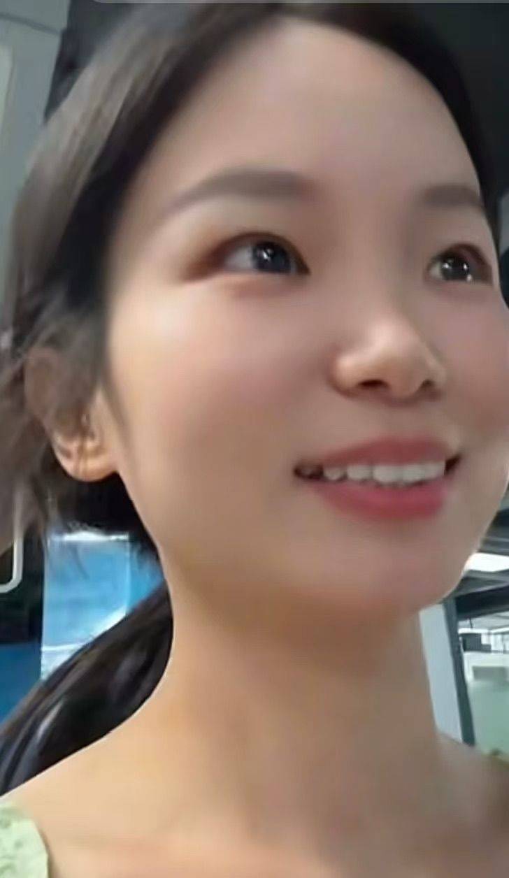 爱笑的茵茵