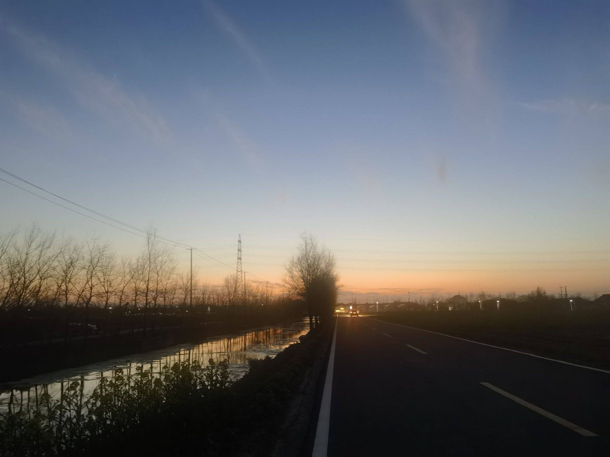 居