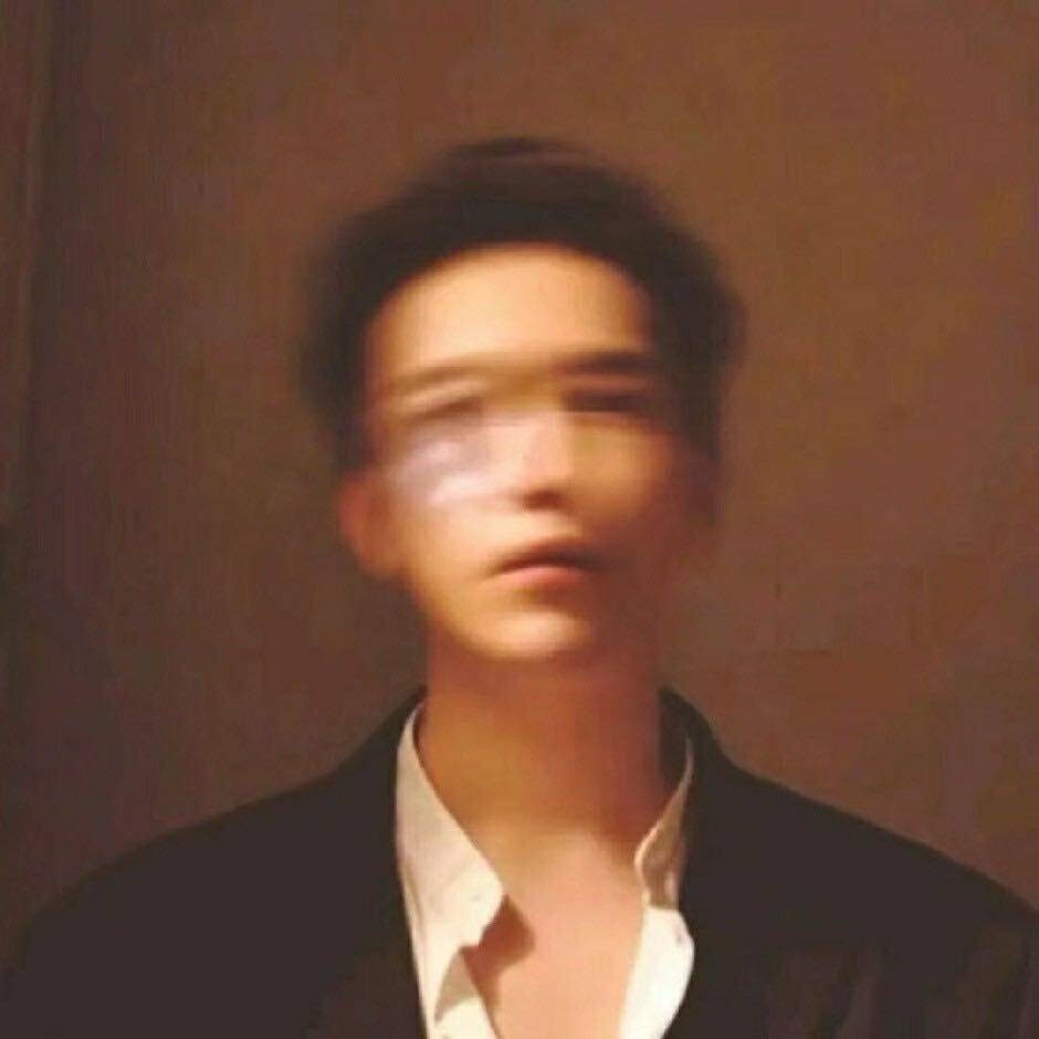 李
