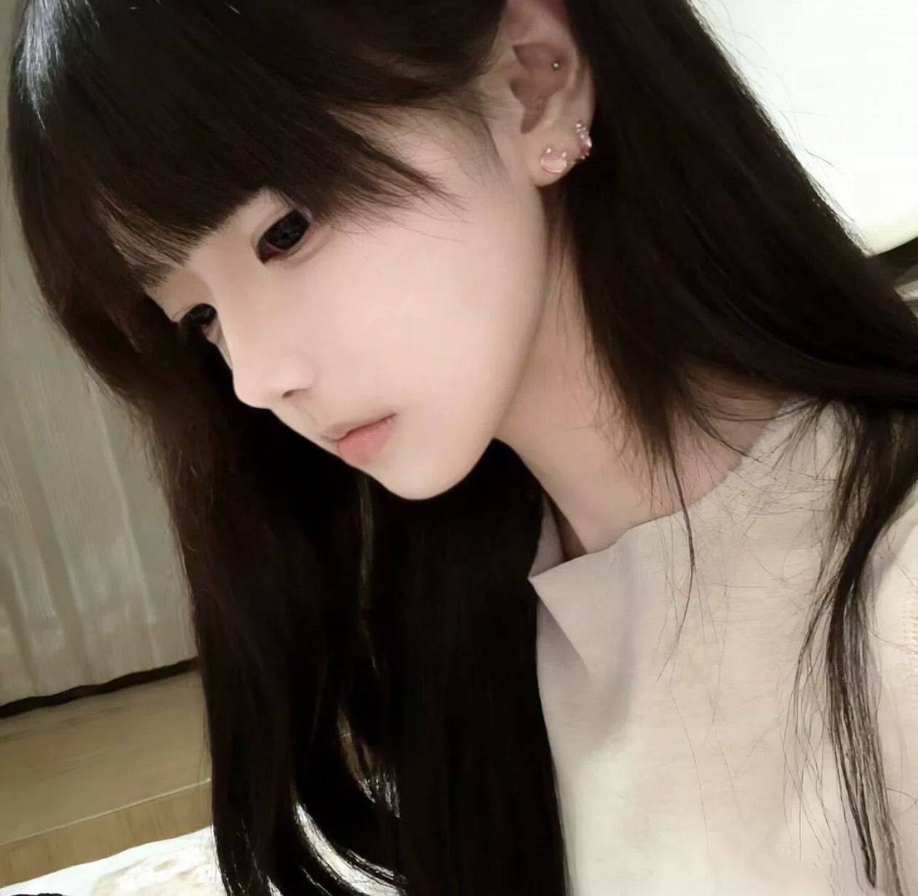 ⁷