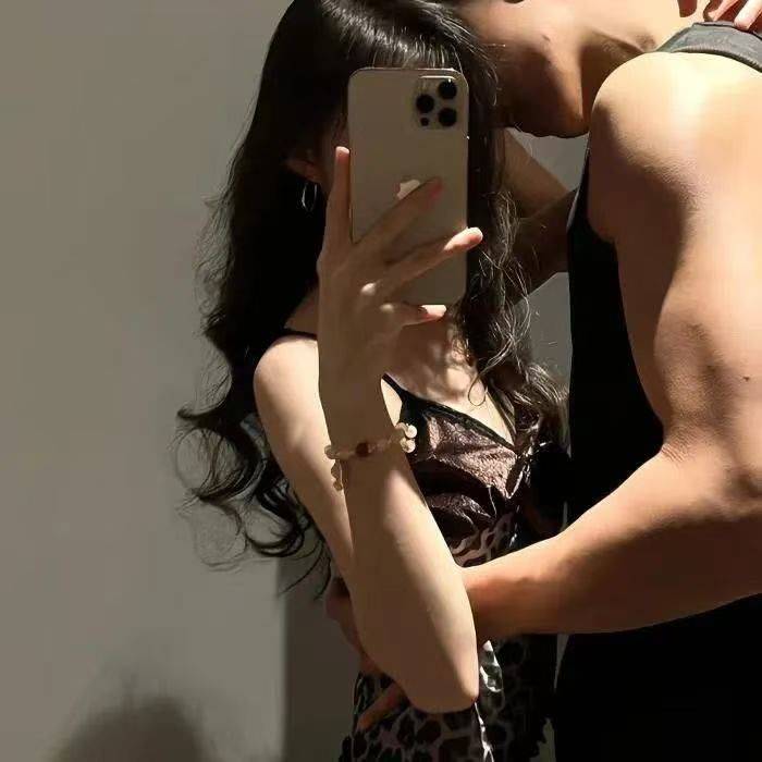 👧🏻