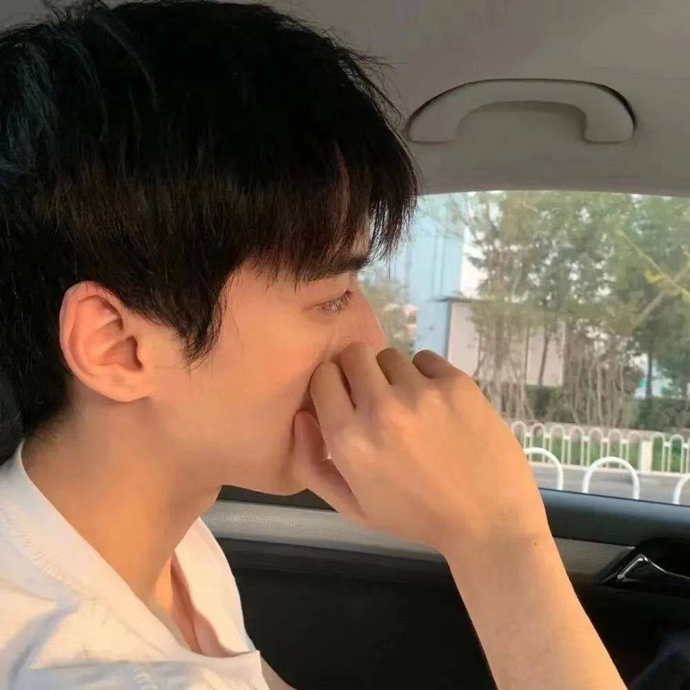 leo乐一个