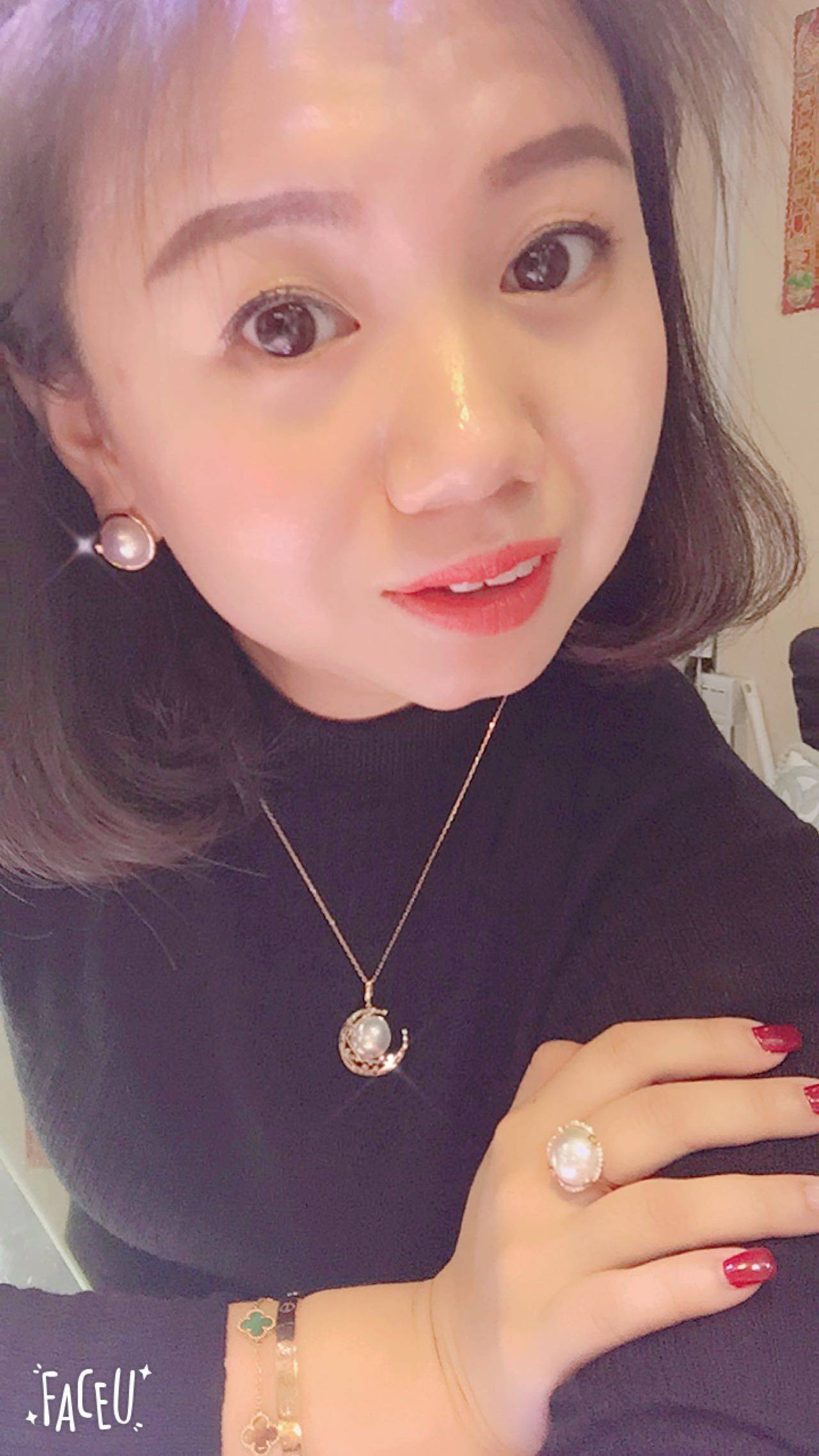 宋雪莹(玺璎堂珠宝)