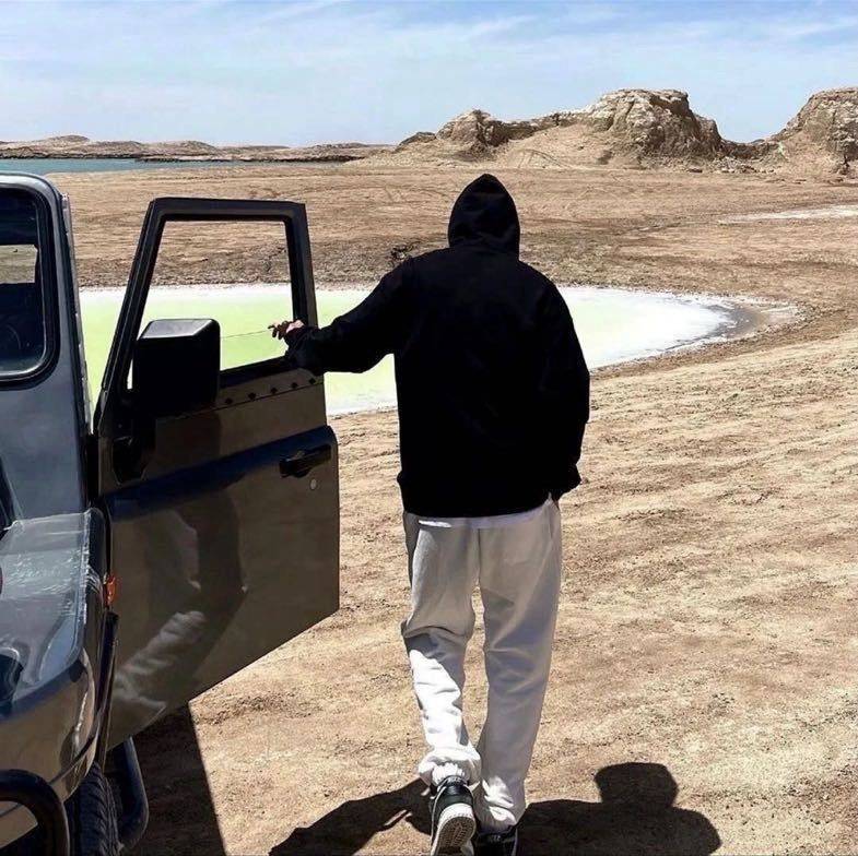 丝绸大厦房东。