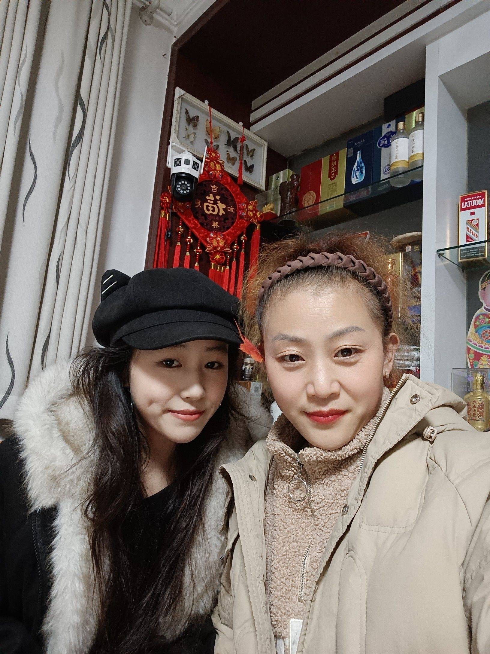 擡頭觸摸づ那⒈抹陽光