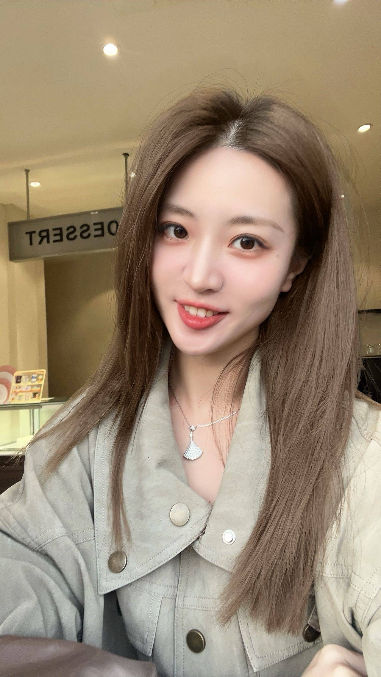 左秋萌