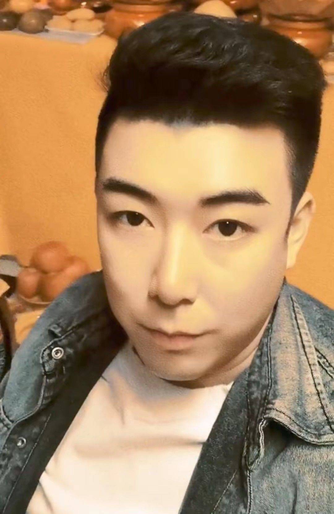颓废的小帅