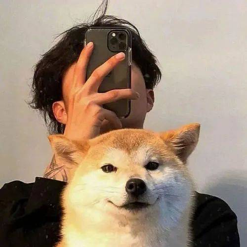 谁