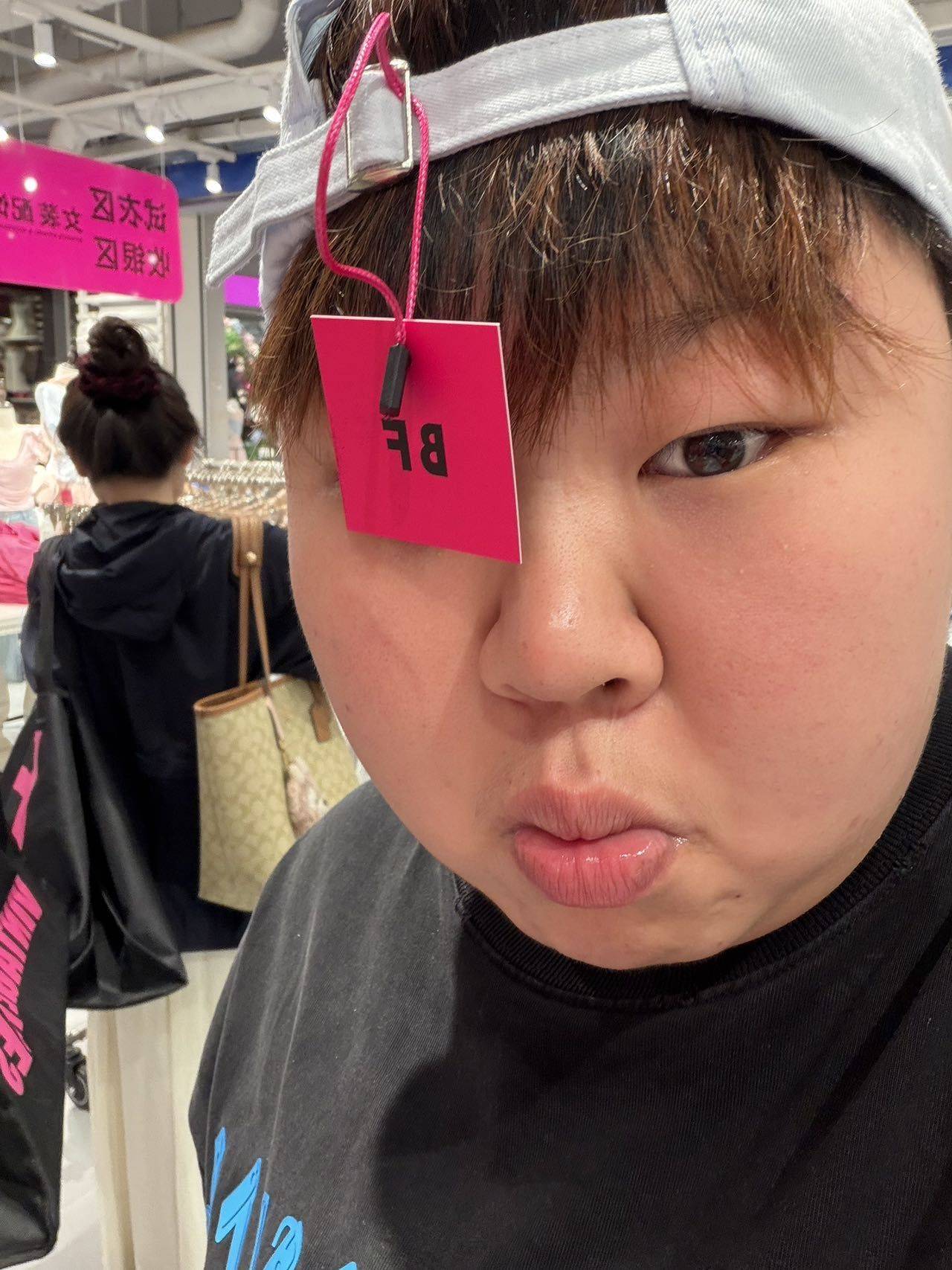 爱睡懒觉的鲨鱼