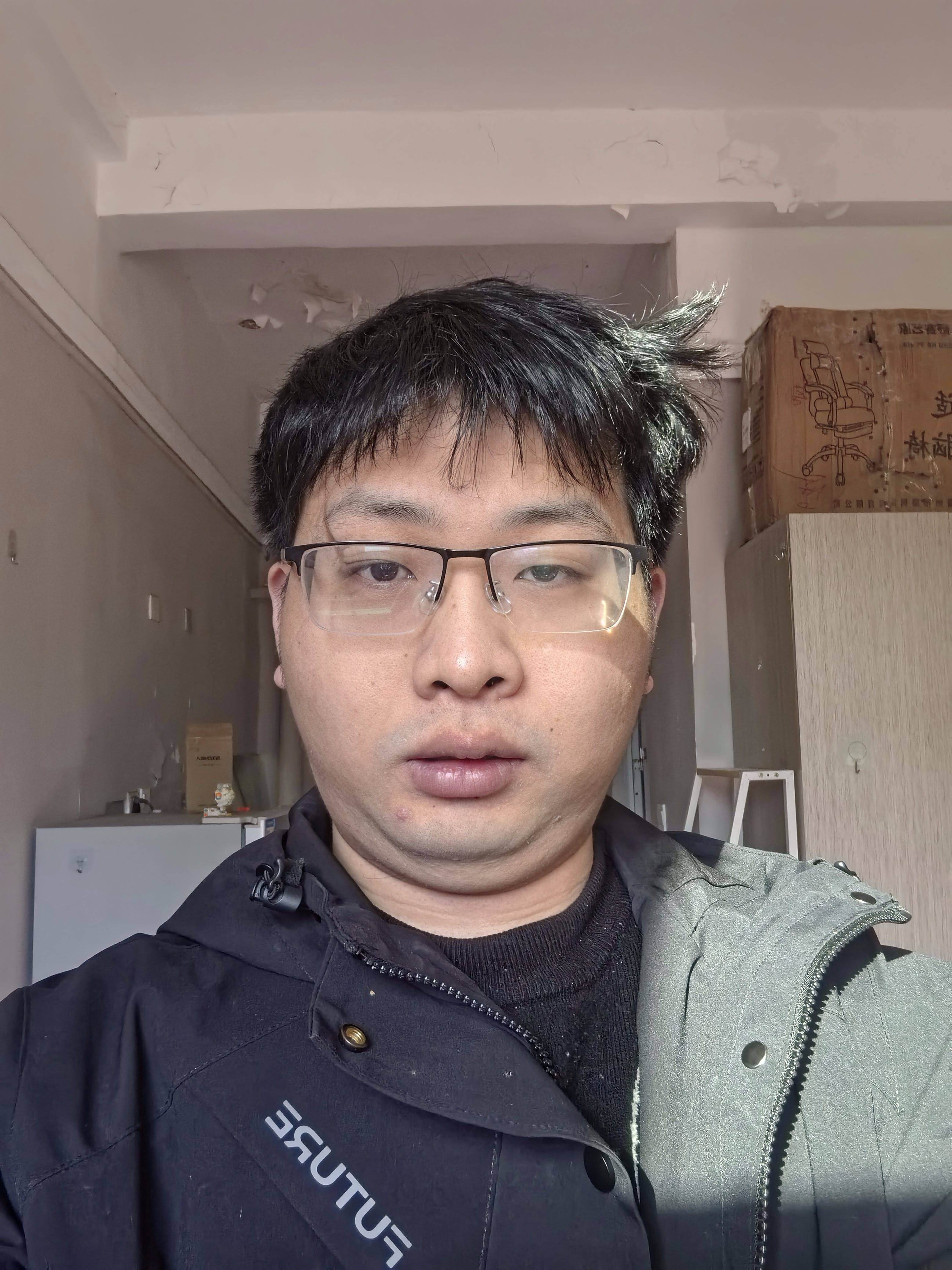 刘也