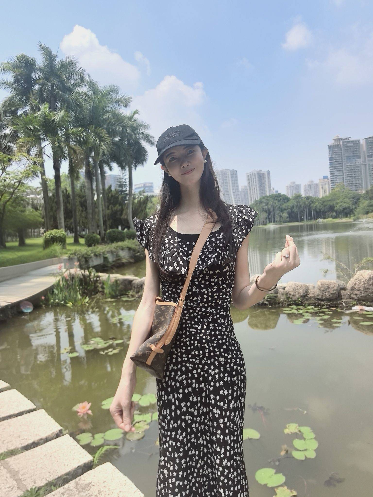 玲玲