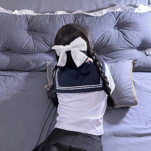 李