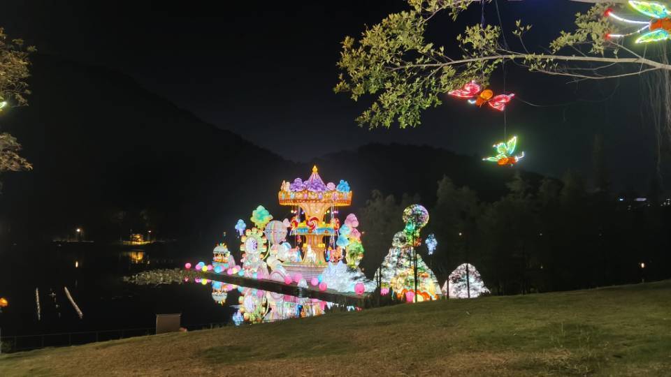 哈哈镜子