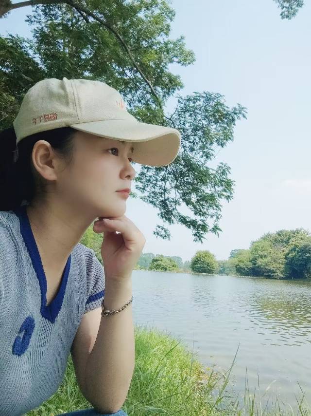 一抹浅笑润初妍