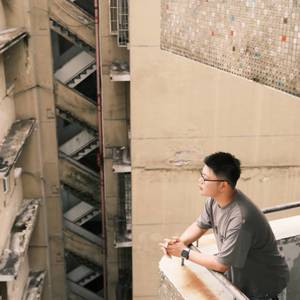 小G不开门