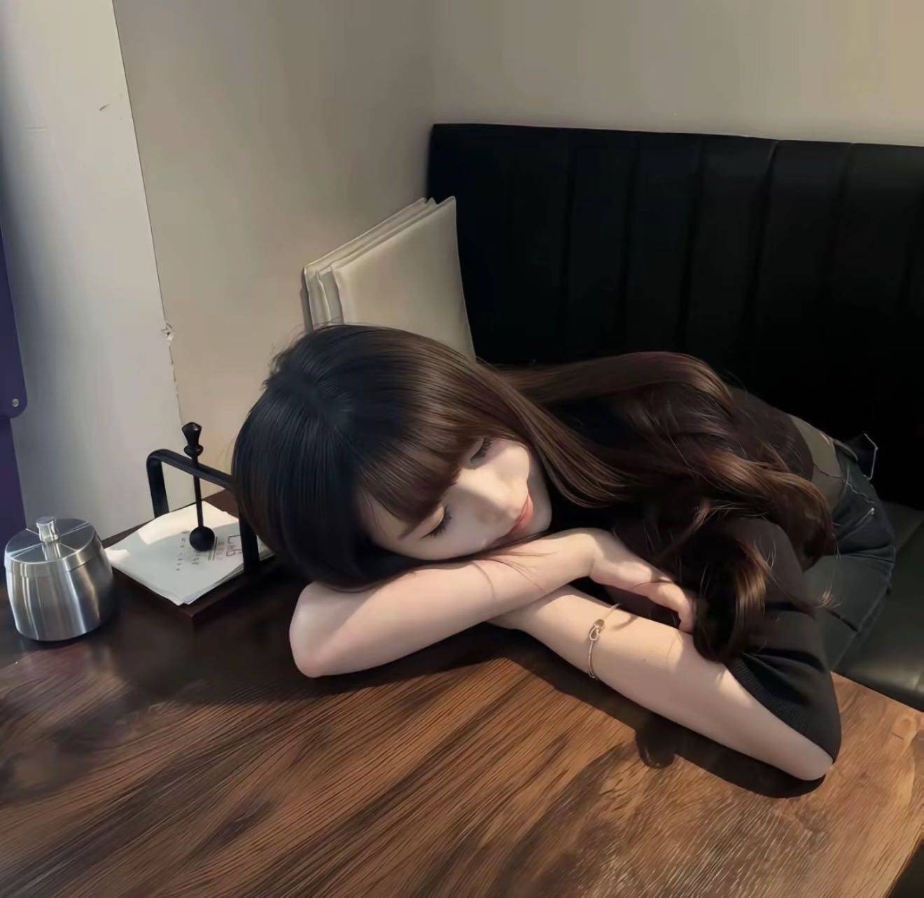 嗯